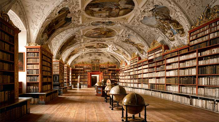 Коллекция антикварных книг